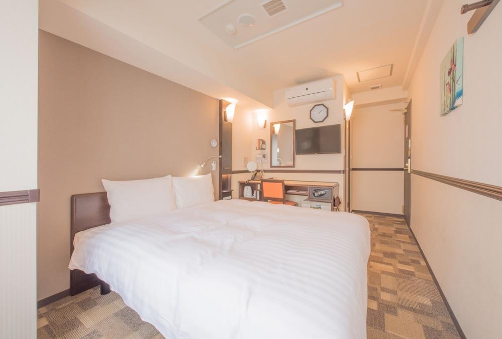 Toyoko Inn Toyama-Eki Shinkansen-Guchi No.2 מראה חיצוני תמונה