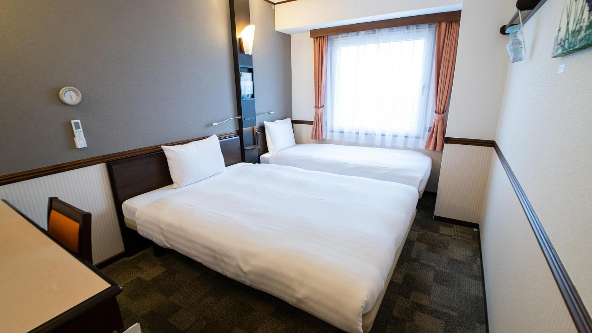 Toyoko Inn Toyama-Eki Shinkansen-Guchi No.2 מראה חיצוני תמונה